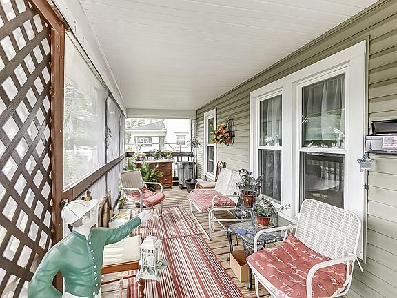 5th image of 869 Homestead Ave