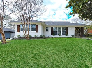 869 Peavy Rd, Dallas, TX 75218