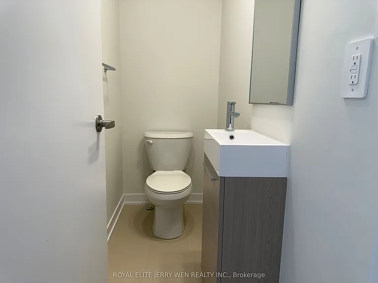 420 Lawrence Heights Way — Photo 15