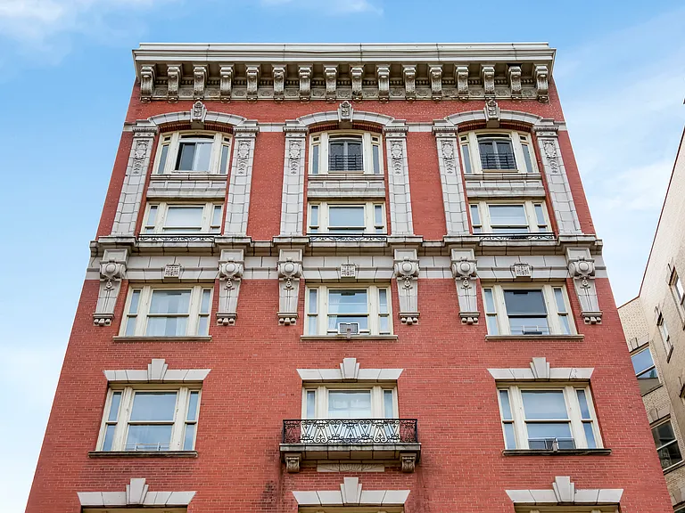 68 Montague St #1E — Photo 8