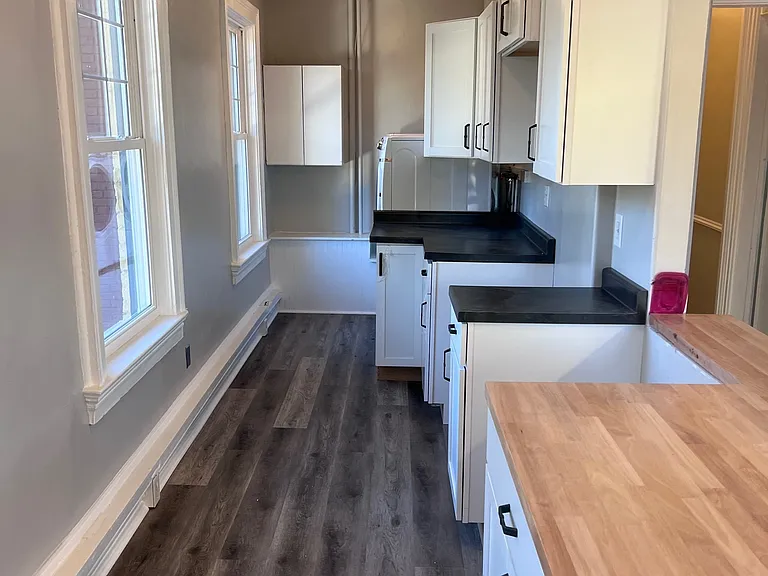 909 N 6th St — Photo 15