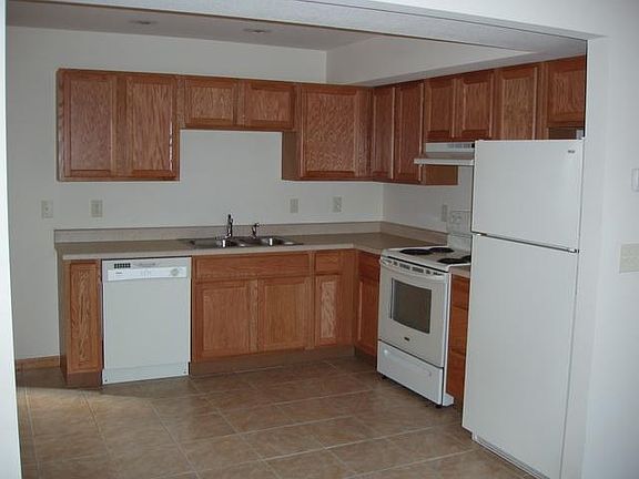 3rd image of 4802 Meadow Lark Ln APT D