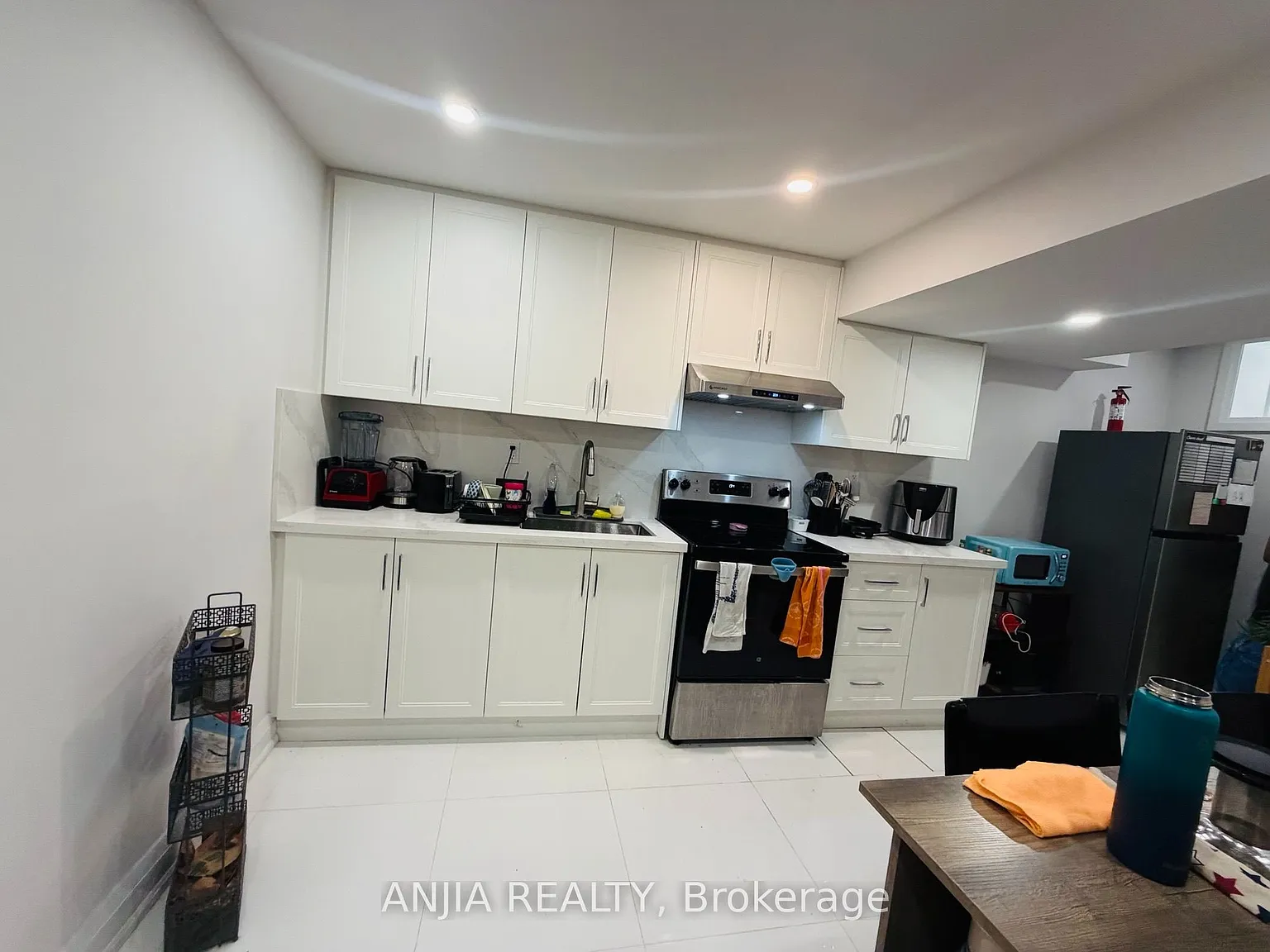 2 bed, $2,480 — Photo 2