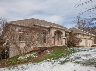 5400 Field Stream Dr, Murrysville, PA 15632