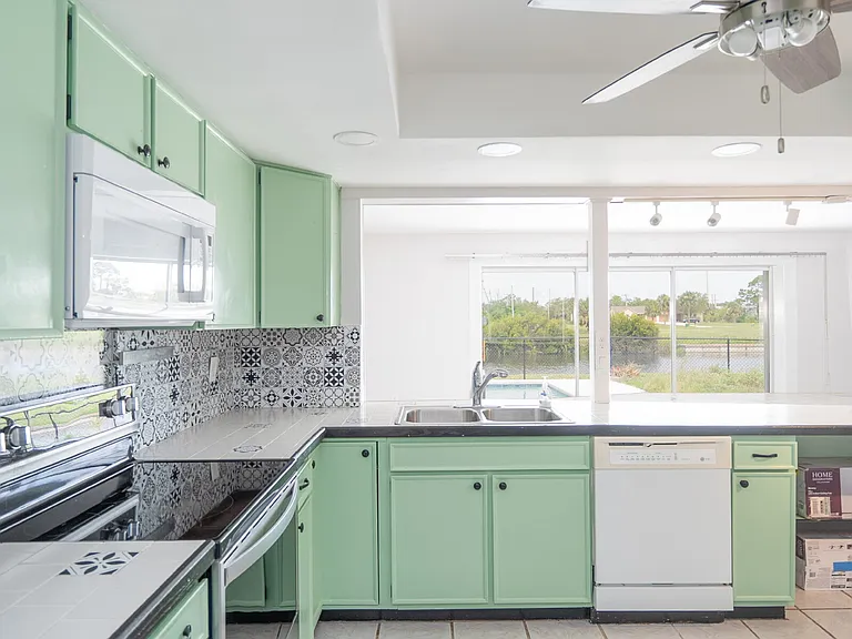 143 Rotonda Cir — Photo 10
