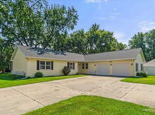 476 Lasalle Dr, Somonauk, IL 60552