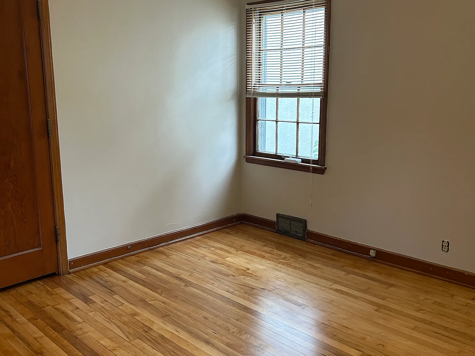 2932 Drew Ave S — Photo 4