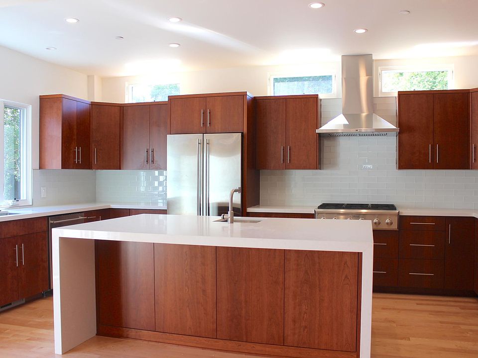 1st image of 2033 Goodwin Ave