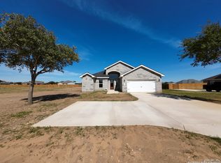 129 W Tree Farm Dr, Lytle, TX 78052