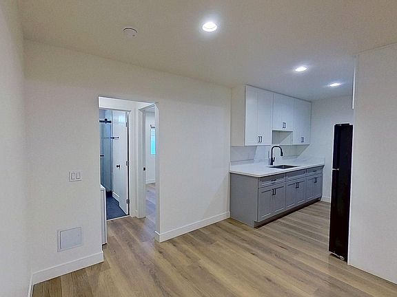 5th image of 829 N Garfield St #3