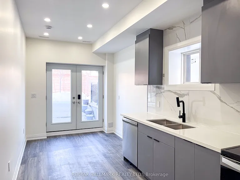22 Direzze Ct #LOWER LEVEL — Photo 3