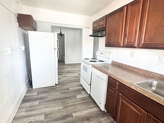 4th image of 704 Cordova Dr #7