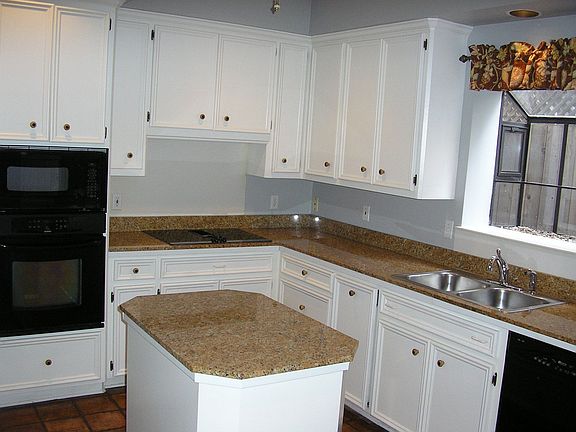 3rd image of 2313 Nantucket Dr #B