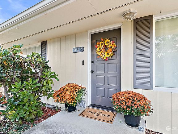 2nd image of 927 114th Avenue E
