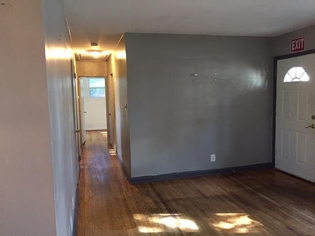 1st image of 3706 Terrace Dr