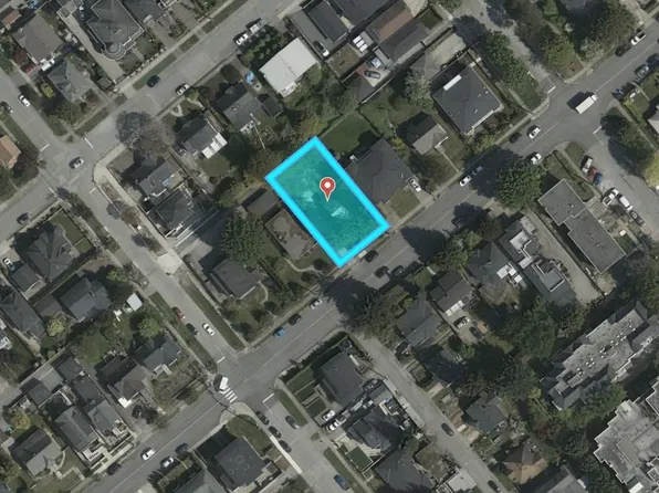 1315 6th Ave, New Westminster, BC V3M 2C3