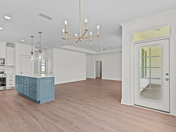 4th image of 224 Elliot Dr
