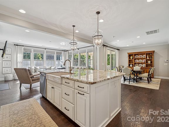 2nd image of 11623 Hophornbeam Ln