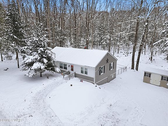 3rd image of 111 Hickory Dr