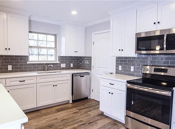 2nd image of 810 Vogel Dr