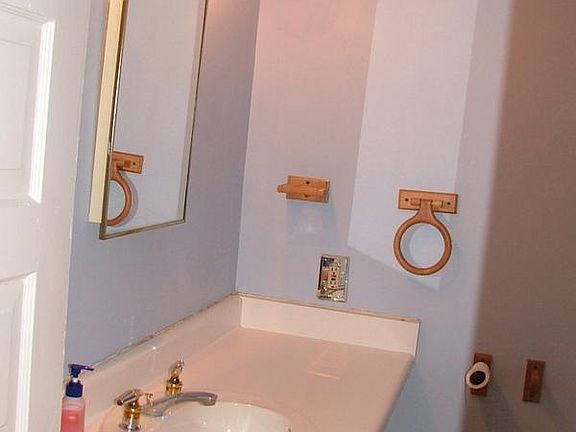 5th image of 2537 Gideon Ave #1