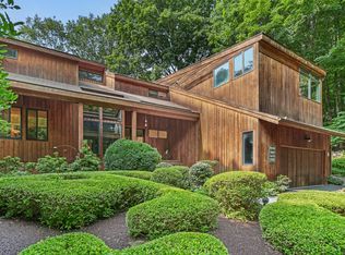 28 Delaware Rd, Easton, CT 06612