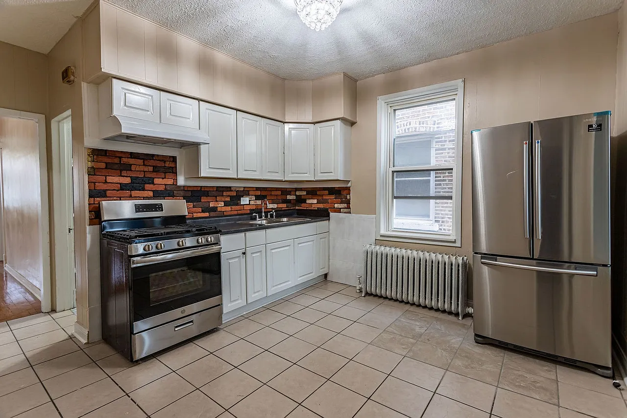 2 bed, $1,700 — Photo 2