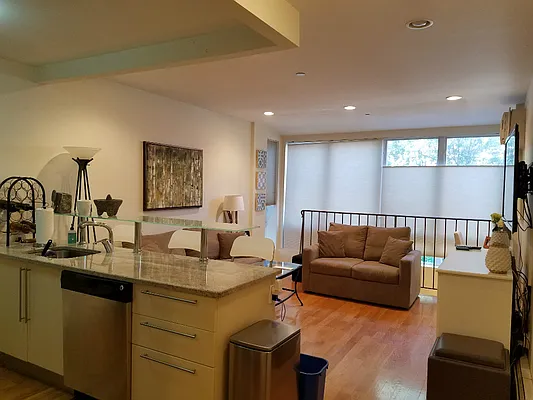 Rented by Brooklyn Bridge | media 33
