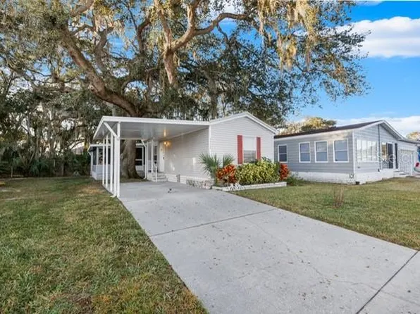 34120 Estates Ln, Zephyrhills, FL 33543