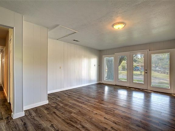 5th image of 4101 Mary Jane Ln