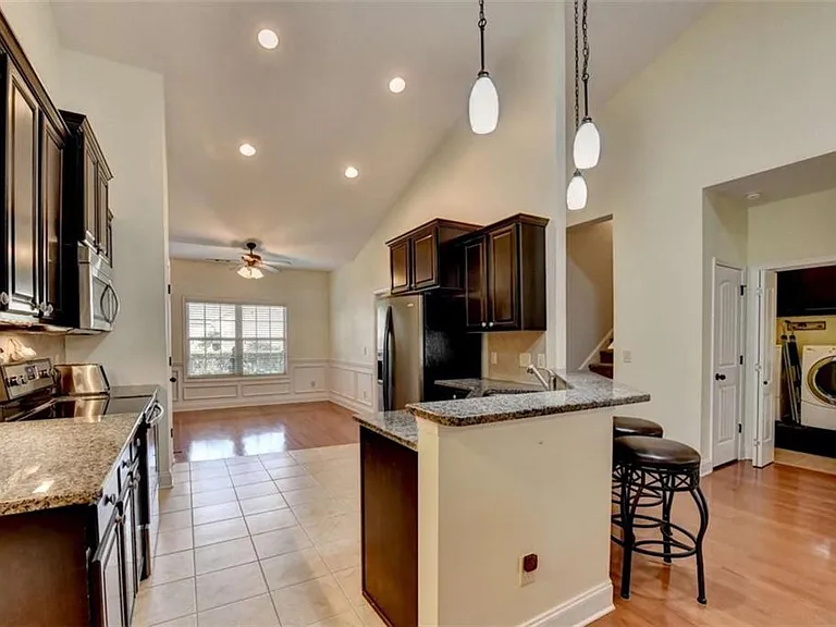 2130 Line Dr — Photo 6