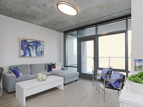 2nd image of 452 W Belmont Ave #1005