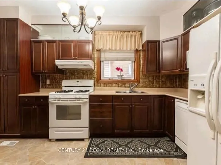 133 Eastbourne Ave #MAIN — Photo 14