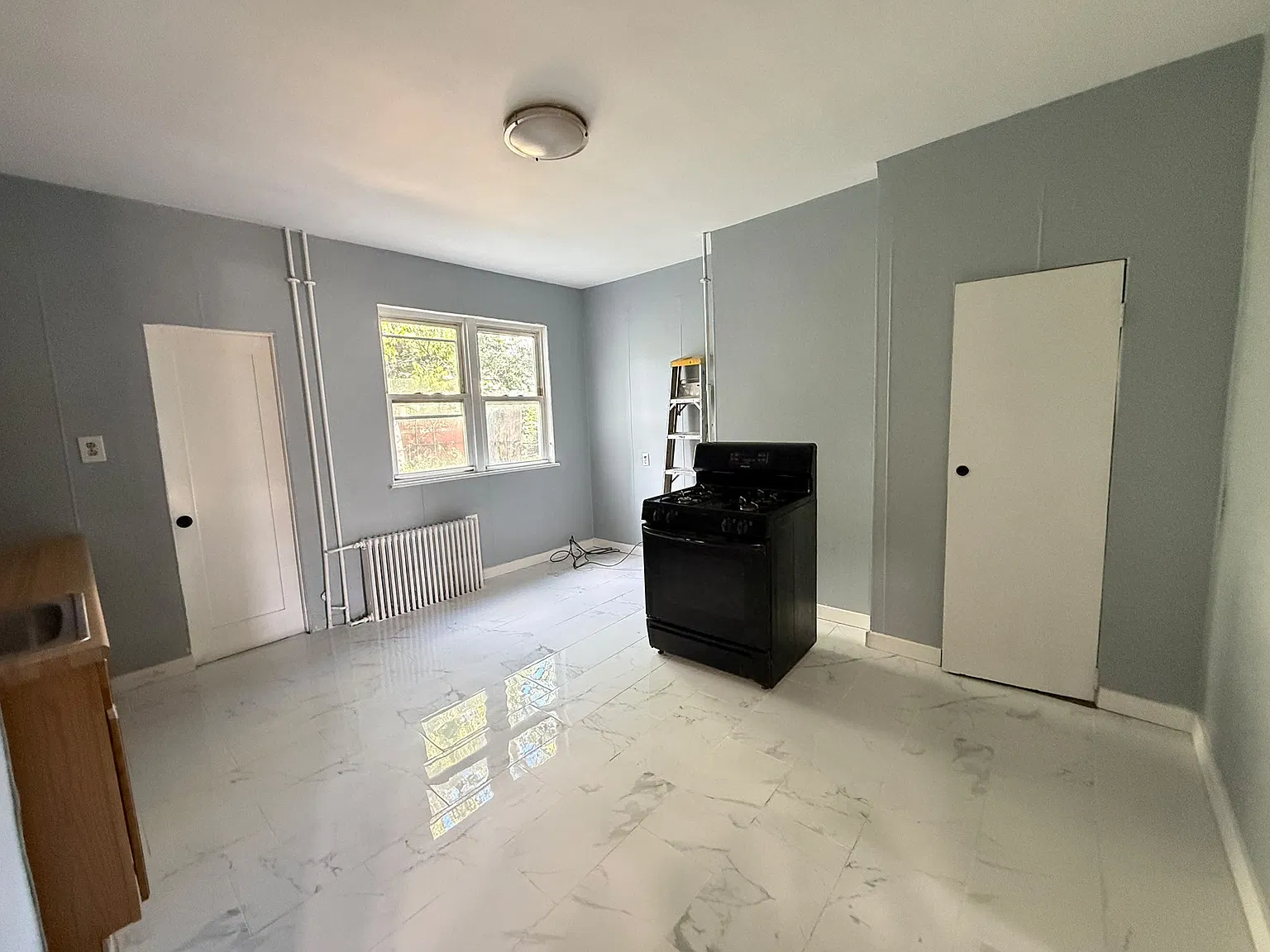 2 bed, $2,050 — Photo 1