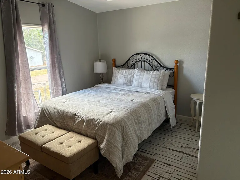 1007 W Saddle Ln — Photo 14