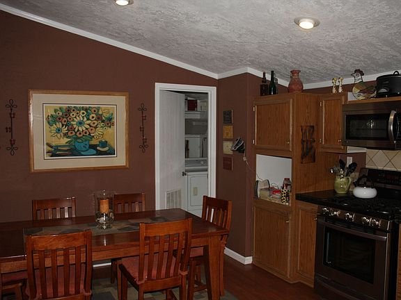 3rd image of 80 Sierra Cir