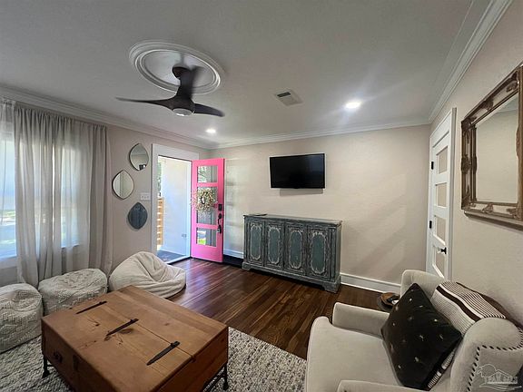 2nd image of 224 N M St Lot 11