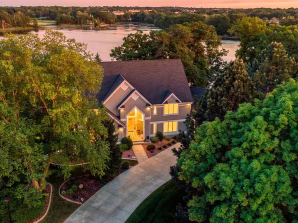 16584 Klamath Ter, Lakeville, MN 55044