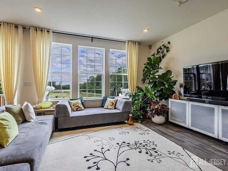 3305 Charleston Dr — Photo 11
