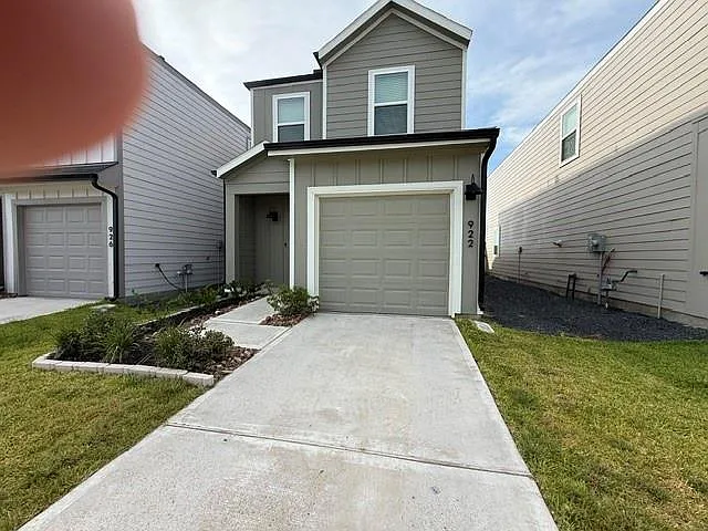 2 bed, 1.5 bath, 1130 sqft, $1,700 — Photo 3