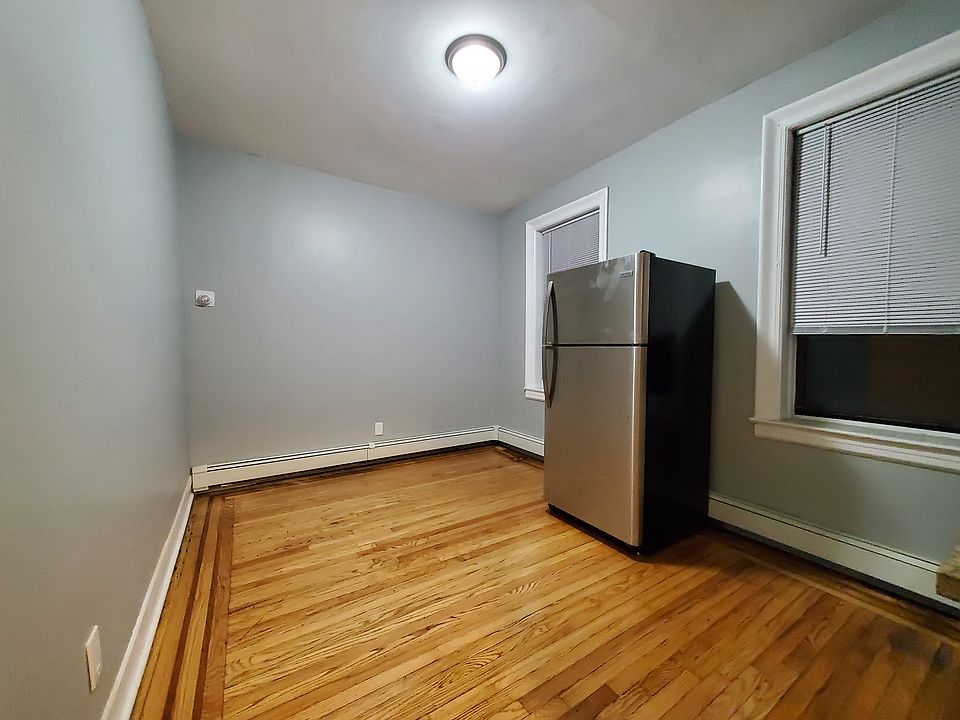 2nd image of 149 Zabriskie St #20E