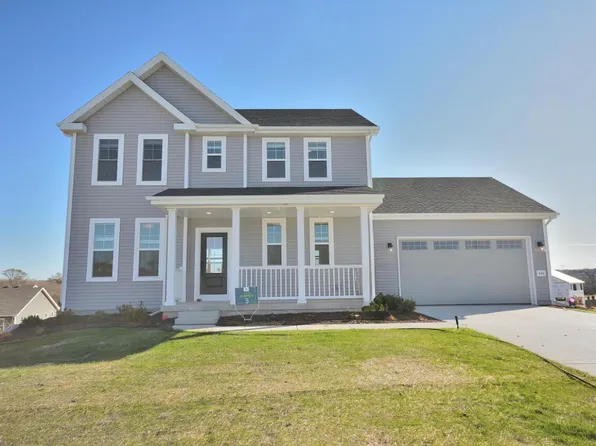 605 Standing Stone DRIVE, Waukesha, WI 53189