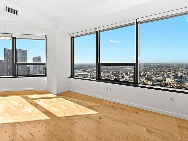 1100 Wilshire Blvd #3309 — Photo 8