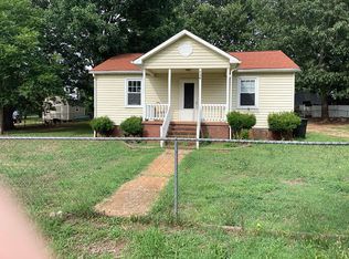 726 Darlington St, Calhoun Falls, SC 29628