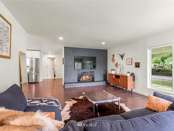 3rd image of 3923 N 31st St