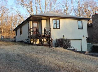 6047 S 44th St, Omaha, NE 68107