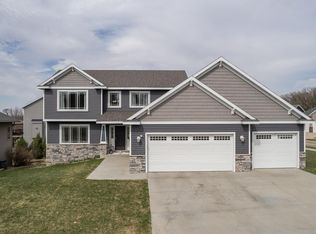 3289 Shelly Ln NE, Rochester, MN 55906