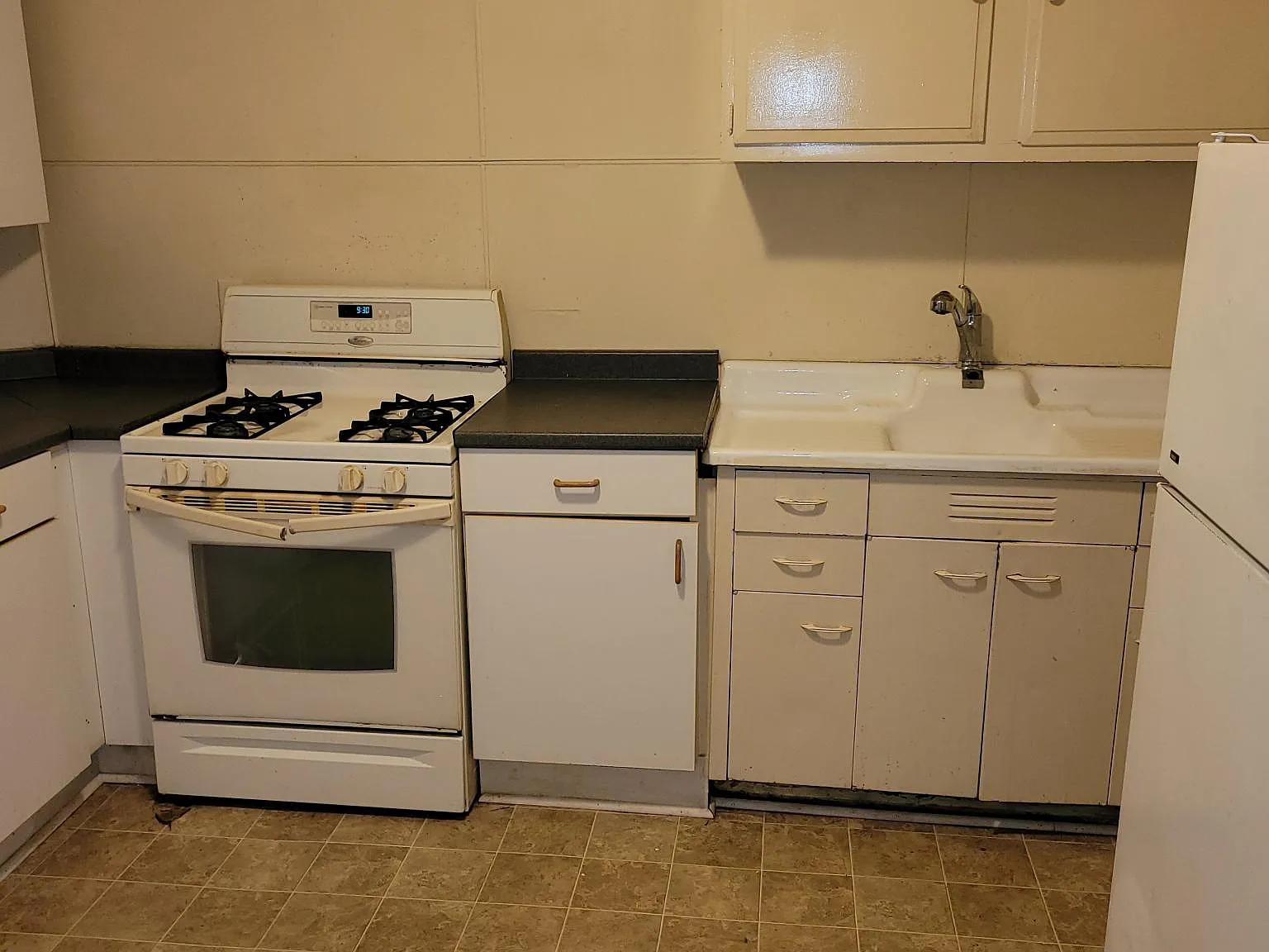 2 bed, 900 sqft, $950 — Photo 3