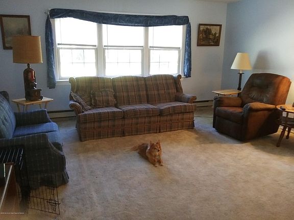 3rd image of 108 Hatfield Ct