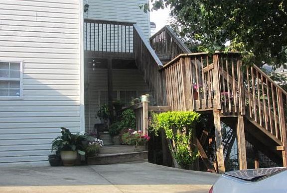 Private Front Porch
